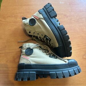 Palladium Revolt Hi TX Boot Olive